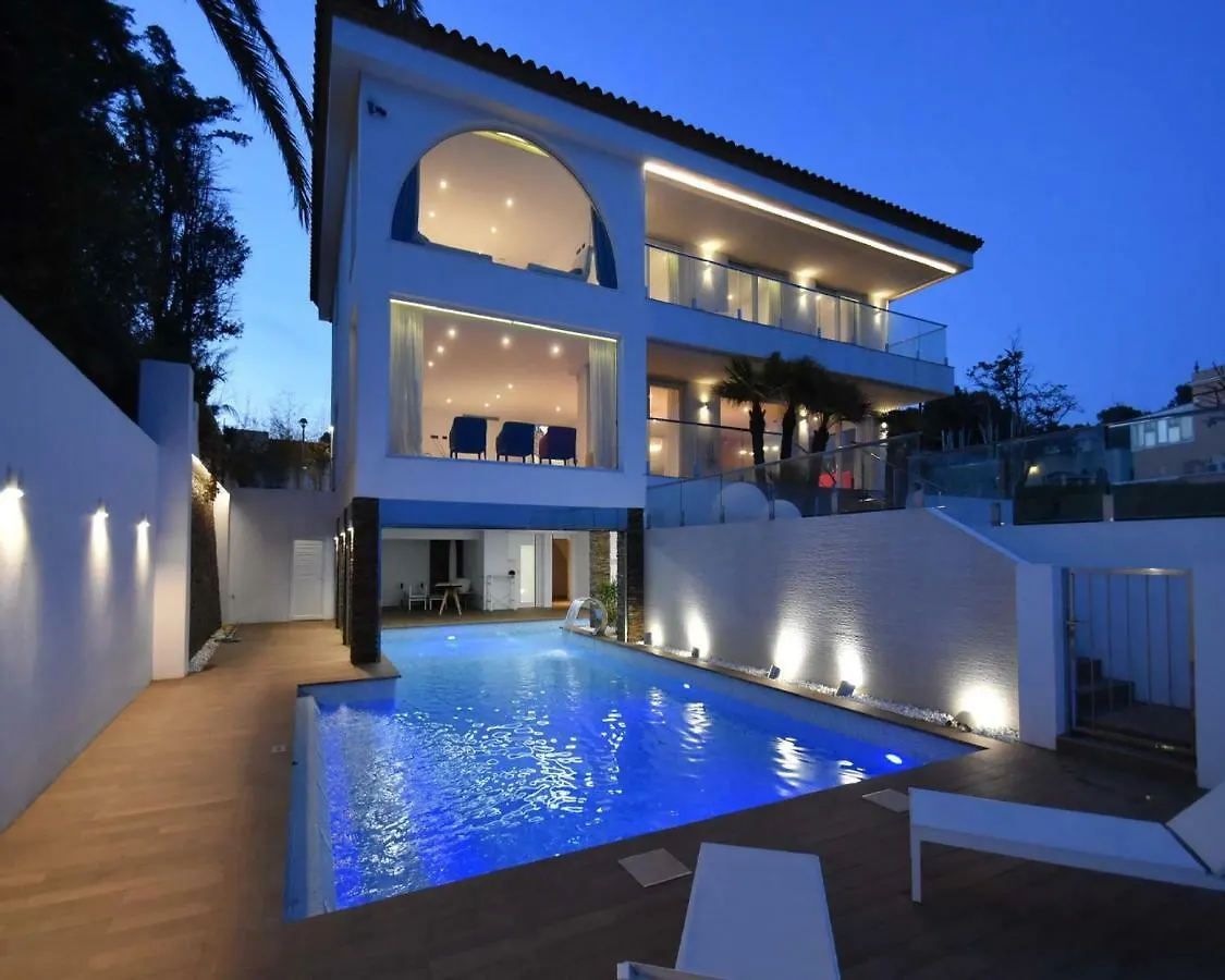 Luxury Villa Gaudi By Hlclub Agency Vilanova i la Geltru
