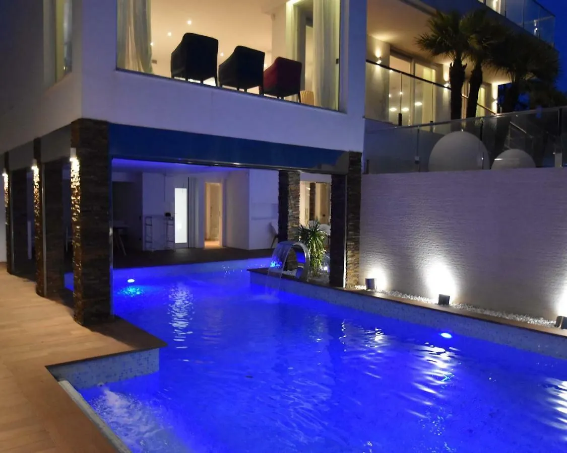 Luxury Villa Gaudi By Hlclub Agency Vilanova i la Geltru