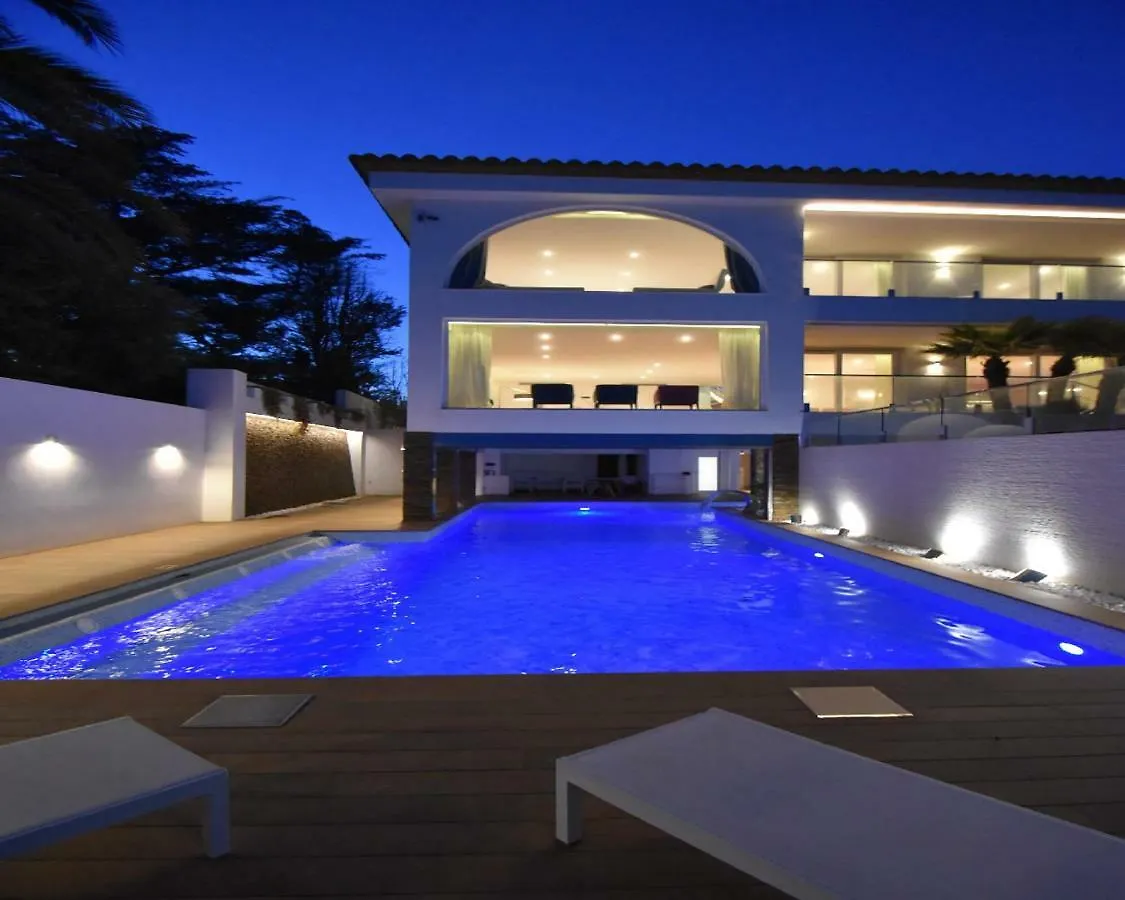 Luxury Villa Gaudi By Hlclub Agency Vilanova i la Geltru