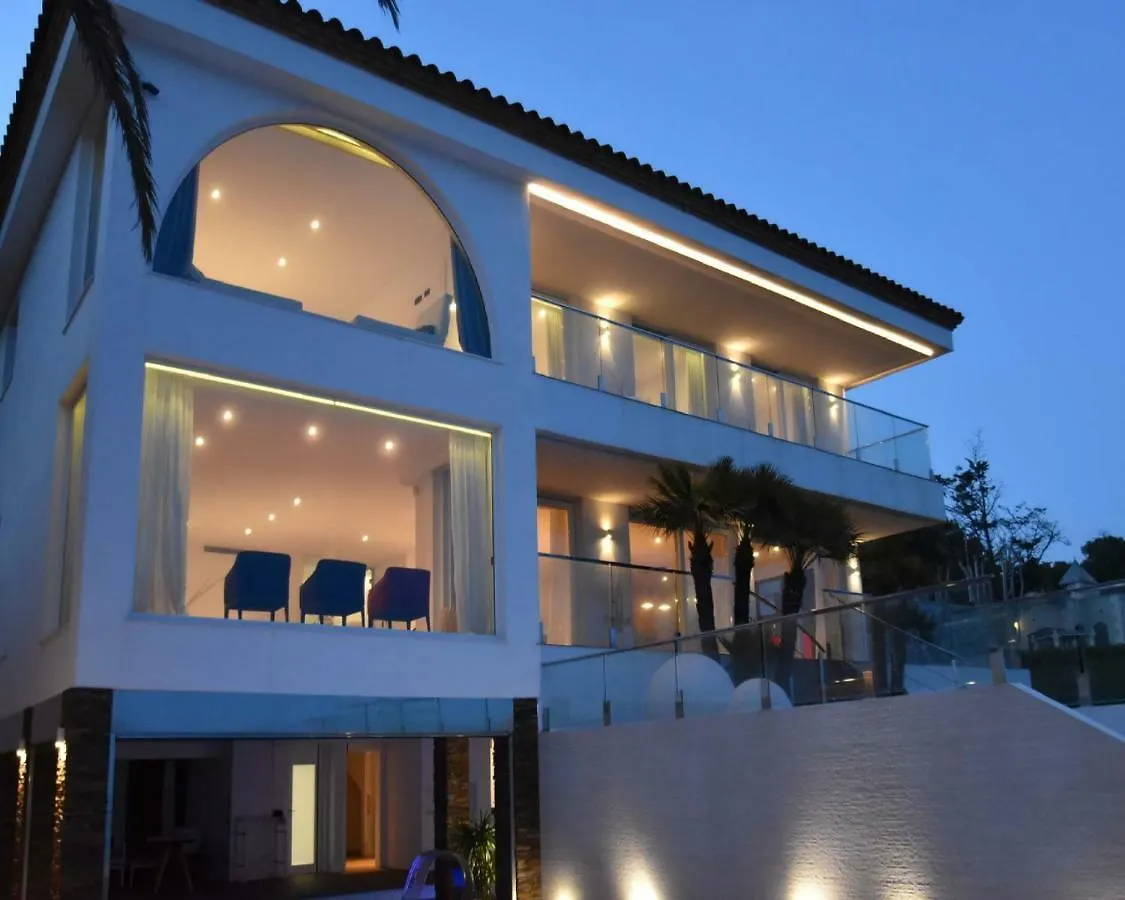 Luxury Villa Gaudi By Hlclub Agency Vilanova i la Geltru
