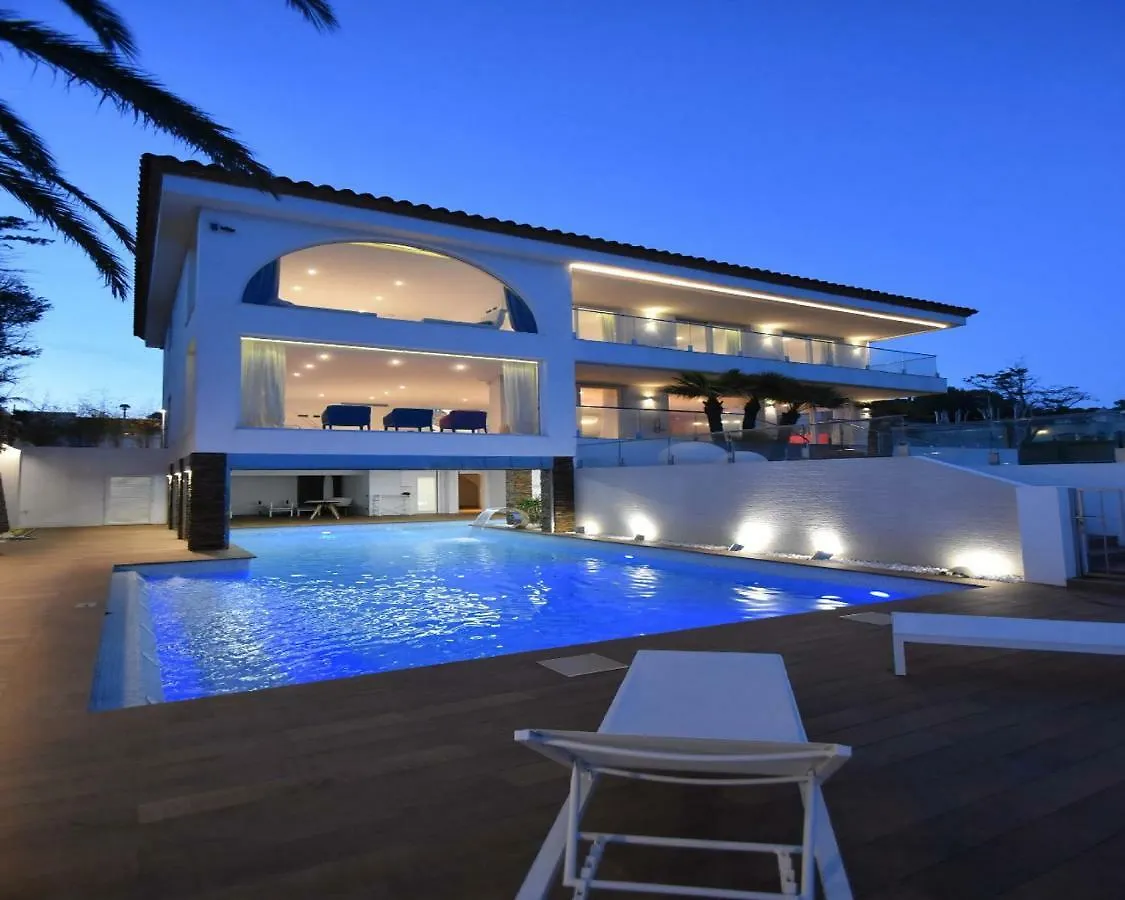 Luxury Villa Gaudi By Hlclub Agency Vilanova i la Geltru